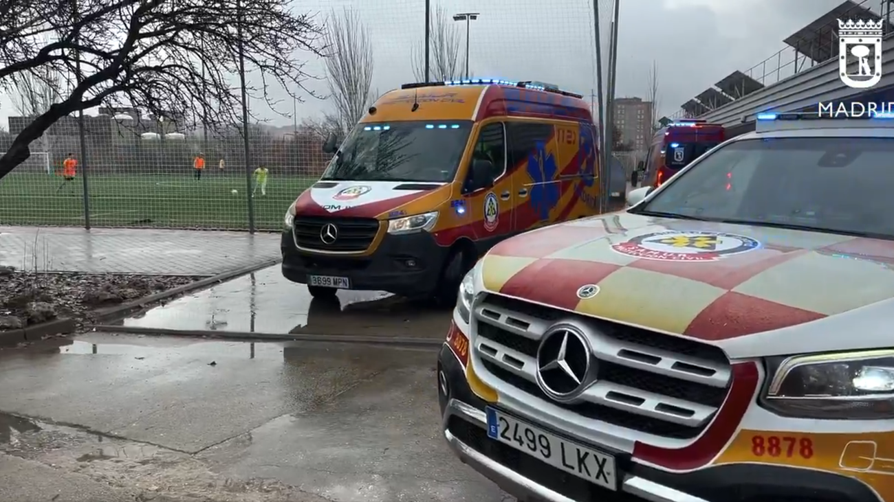 El uso de un desfibrilador en el polideportivo de La Elipa salva la vida a un hombre
