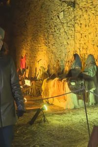 Ayuso visita el belén viviente de Buitrago del Lozoya, declarado de Interés Turístico Regional