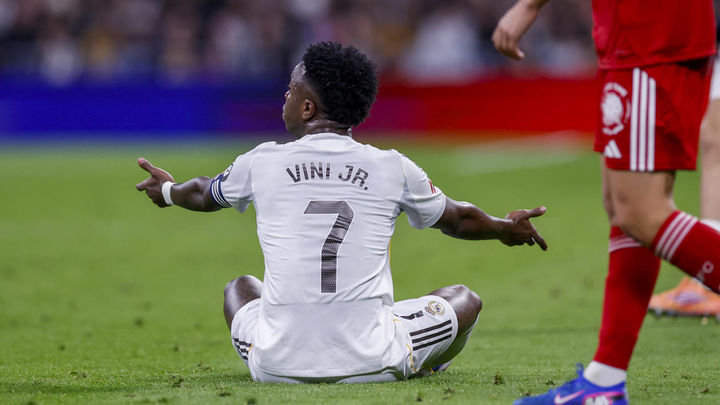 Sononara pitada a Vinícius, que reacciona quitando su foto con el Real Madrid en su perfil