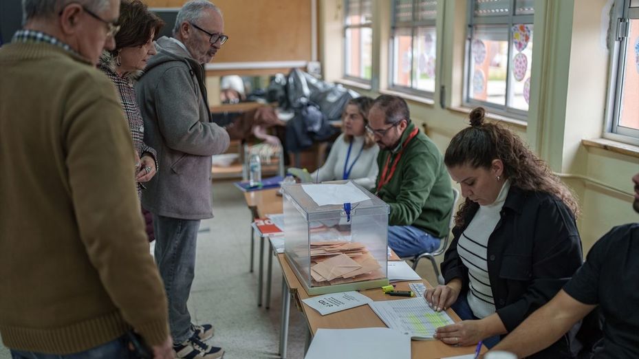 La participación en las autonómicas de Extremadura baja en casi 6 puntos a las 14 horas