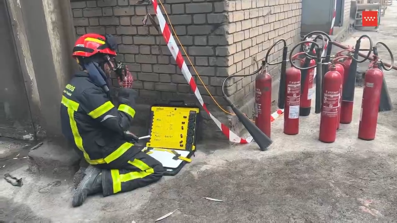 Bomberos sofocan un incendio en la cementera de Morata de Tajuña