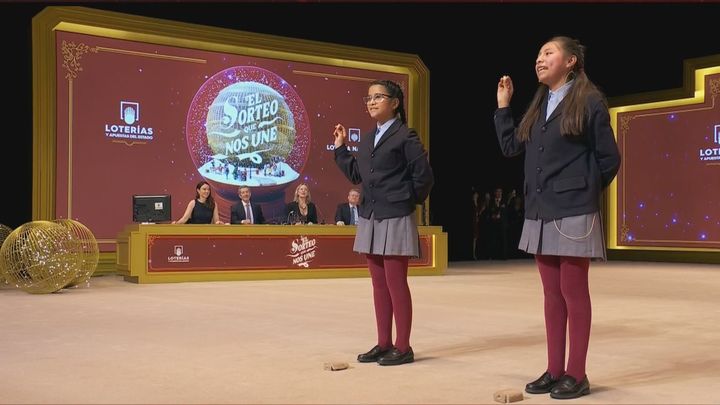 Así se ha cantado el Gordo del Sorteo de Lotería de Navidad, el 79432