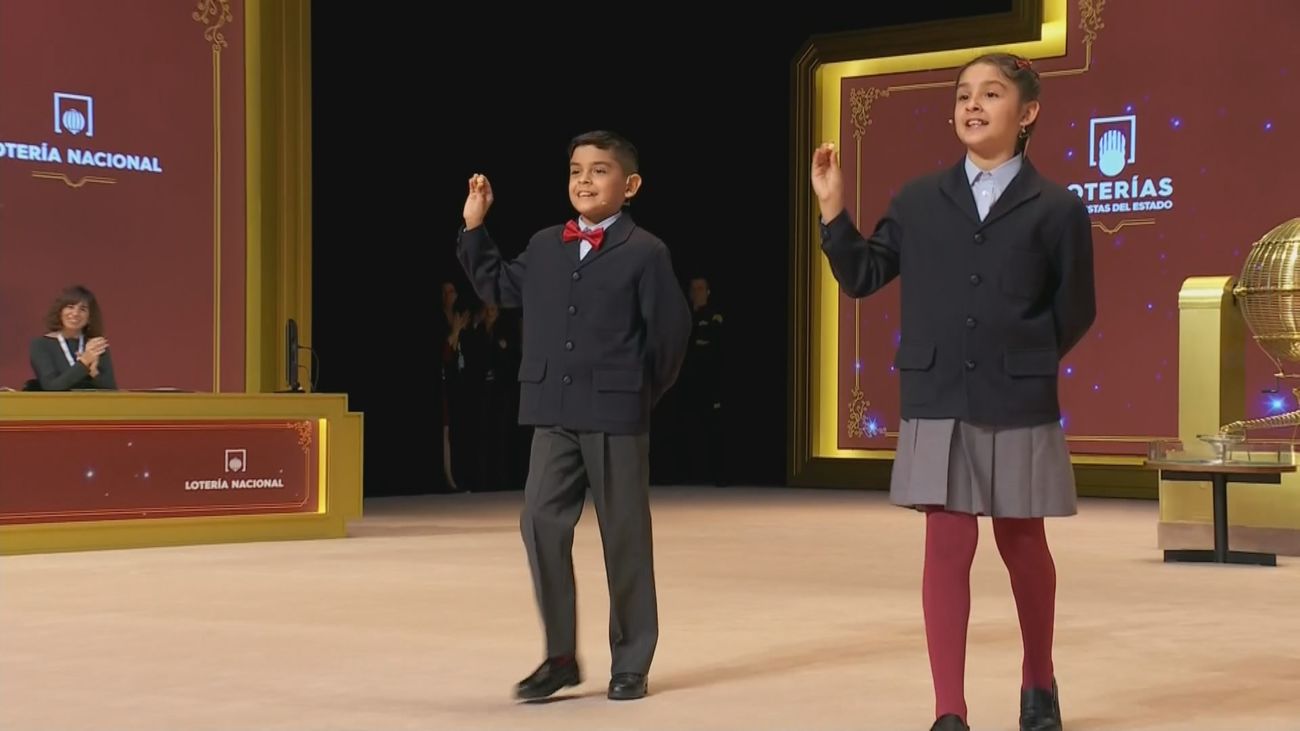 Así se ha cantado el tercer premio del Sorteo de Navidad, el 90693, vendido en parte en Madrid
