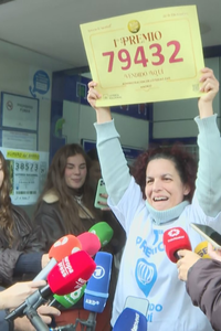 La lotera que ha vendido el Gordo en Madrid: "Ha sido muy repartido, más de lo que pensaba"