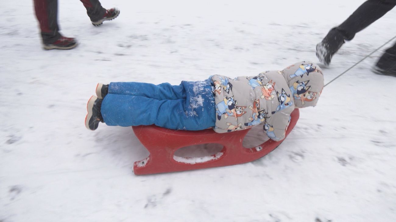 Disfrutamos de la increíble pista de hielo natural de Cercedilla