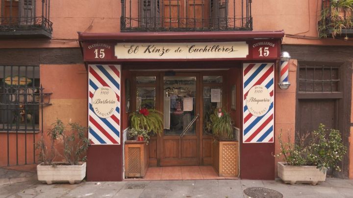 La barbería más antigua de Madrid, obligada a cerrar en plena Navidad