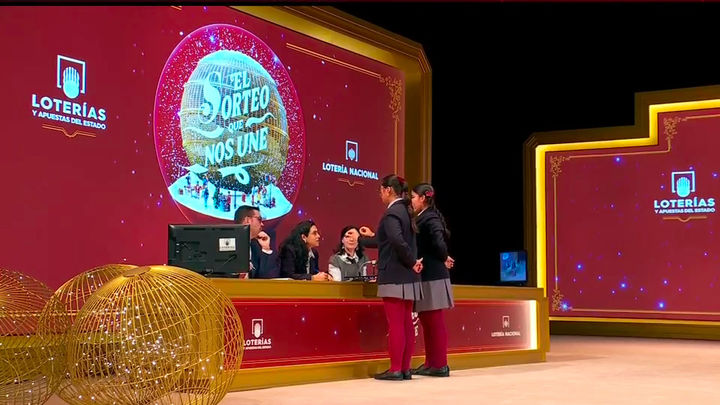 Torrejón de Ardoz sonríe con el sexto quinto premio de la Lotería de Navidad, el 94273