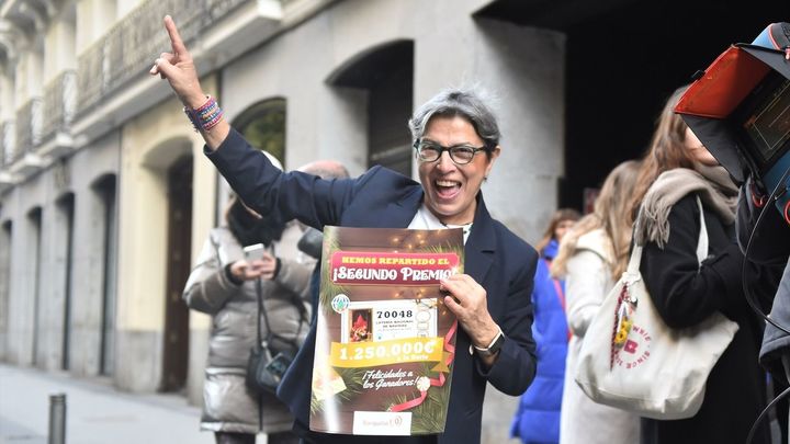 Raquel: cumpleaños, jubilación... y lluvia de millones repartidos en premios