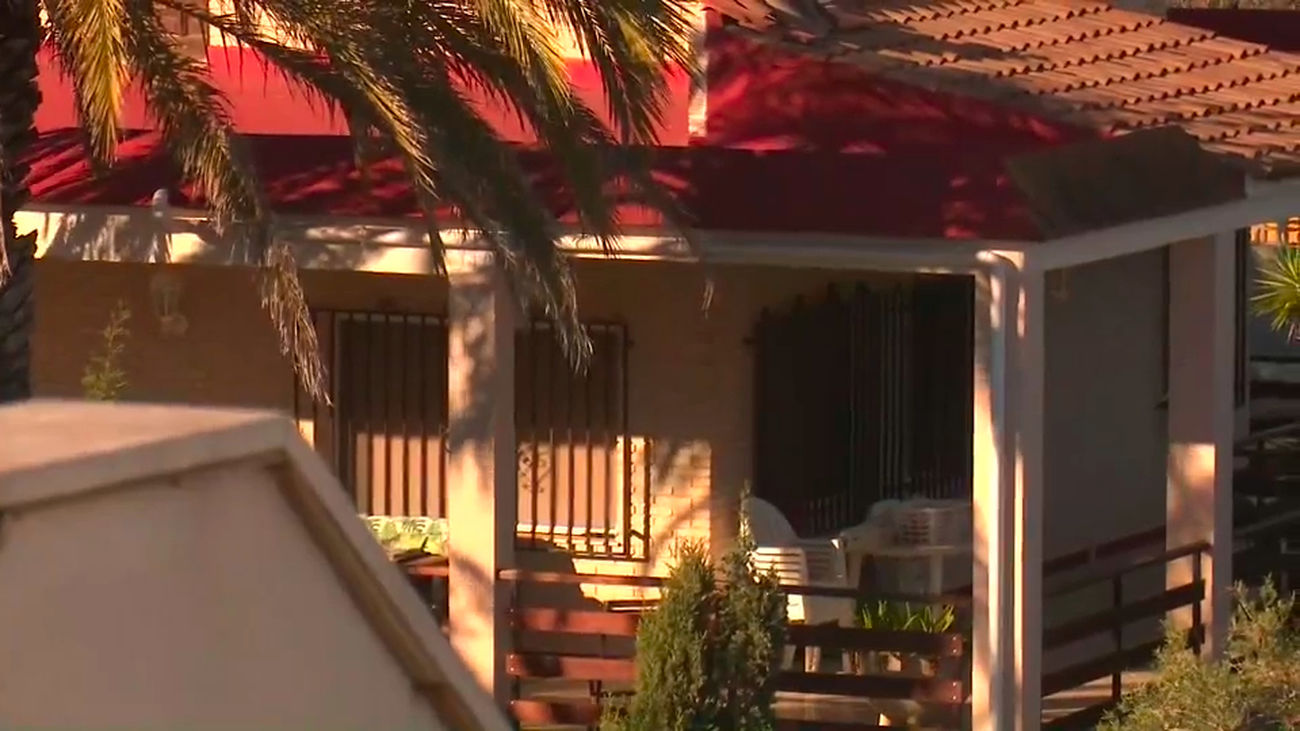 Matan a golpes a dos ciudadanos alemanes y luego se atrincheran en un chalet en Elche