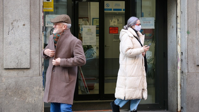 La gripe se frena en Madrid antes de Navidad, pero sigue en niveles muy altos