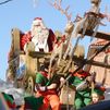 ¡Papá Noel ha llegado a Griñón! disfrutamos de un pasacalles lleno de magia