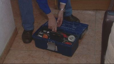 La UE alerta: sobran universitarios y faltan fontaneros