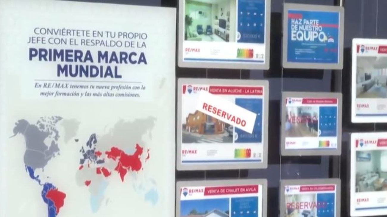 Investigan a un agente inmobiliario por estafar a más de 20 personas en el barrio del Pilar