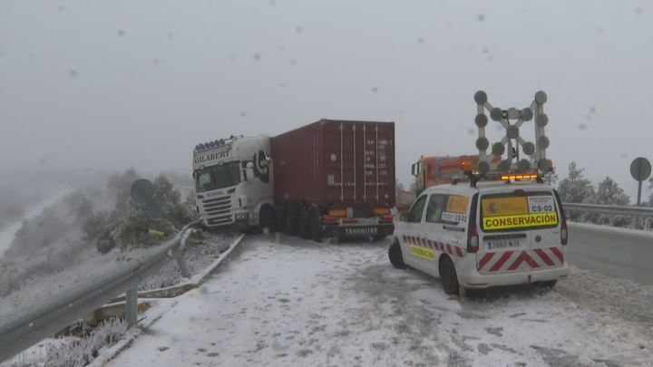 Accidentes y complicaciones en el arranque de la segunda fase de la operación Navidad de Tráfico