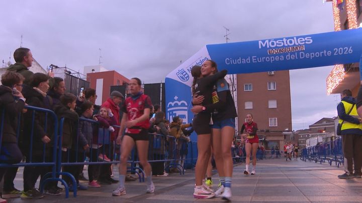 La San Silvestre mostoleña desafía al frío y logra récord de participantes
