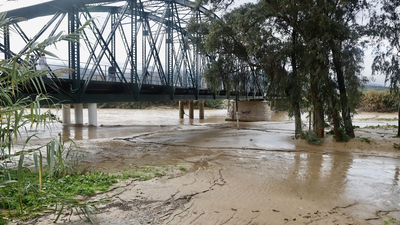El río Guadalhorce, desbordado