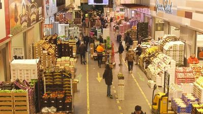 Así se llena la cesta de la compra en Madrid a 48 horas de Nochevieja