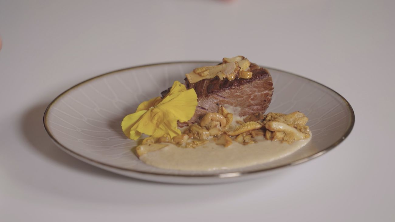 Sabor a Madrid: Solomillo de ternera con setas y flores