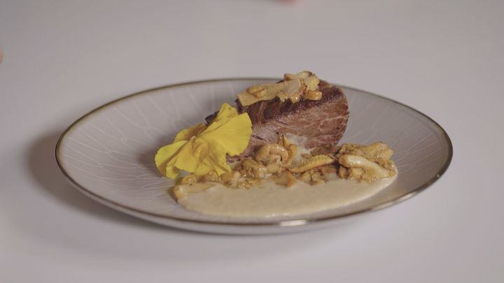 Sabor a Madrid: Solomillo de ternera con setas y flores