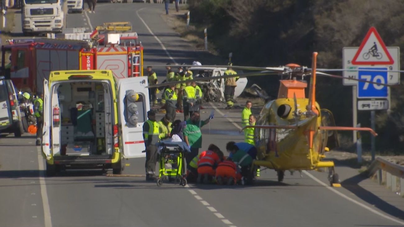 Tres fallecidos en dos accidentes frontales de tráfico en Almería y Asturias