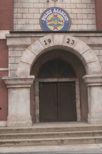 Tras más de 20 años, el Parque Warner Madrid dice adiós al espectáculo de ‘Loca Academia de Policía’