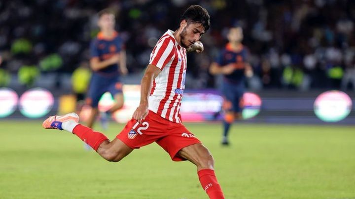 El Atlético de Madrid cede al futbolista Carlos Martín al Rayo Vallecano toda la temporada