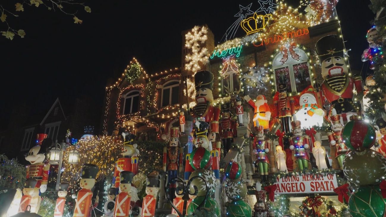 El origen de las casas más navideñas en el barrio de Brooklyn