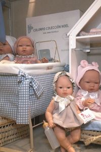 Las clásicas muñecas españolas siguen estando de moda