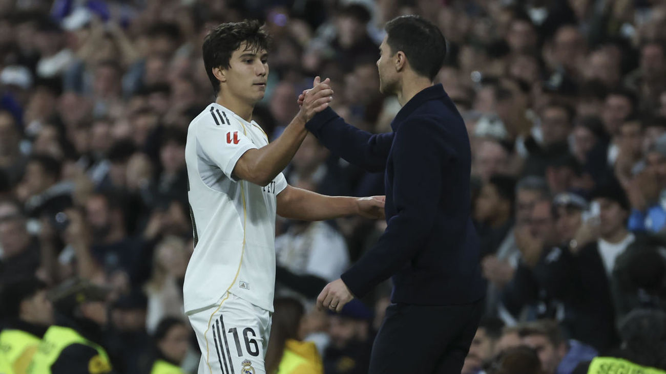 Gonzalo García y Xabi Alonso