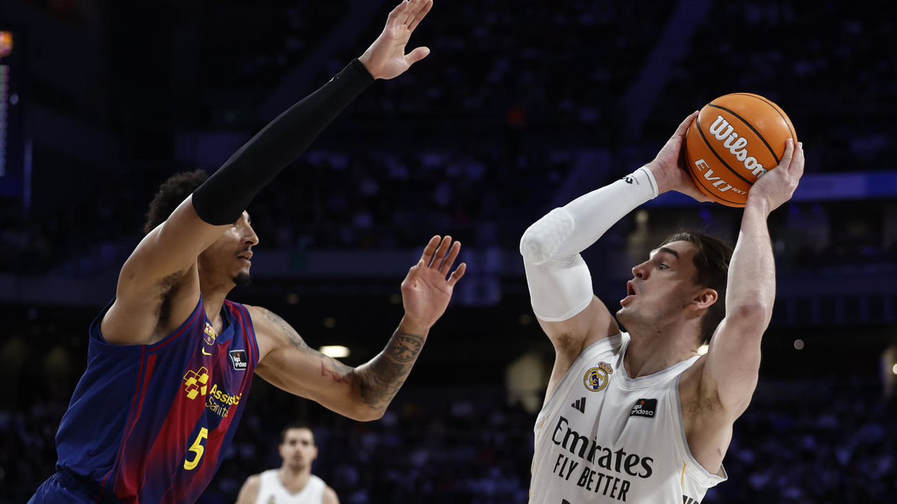 Hezonja ante el Barcelona