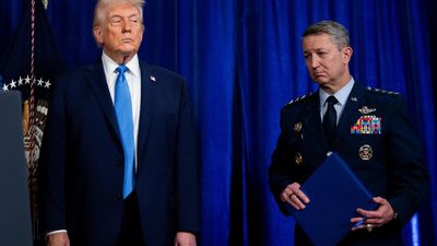 Trump matiza que no habrá presencia militar de EEUU en Venezuela si Delcy Rodríguez "hace lo que queremos"