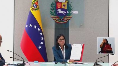 Delcy Rodríguez asumirá el poder este lunes en una Venezuela que enfrenta un futuro incierto