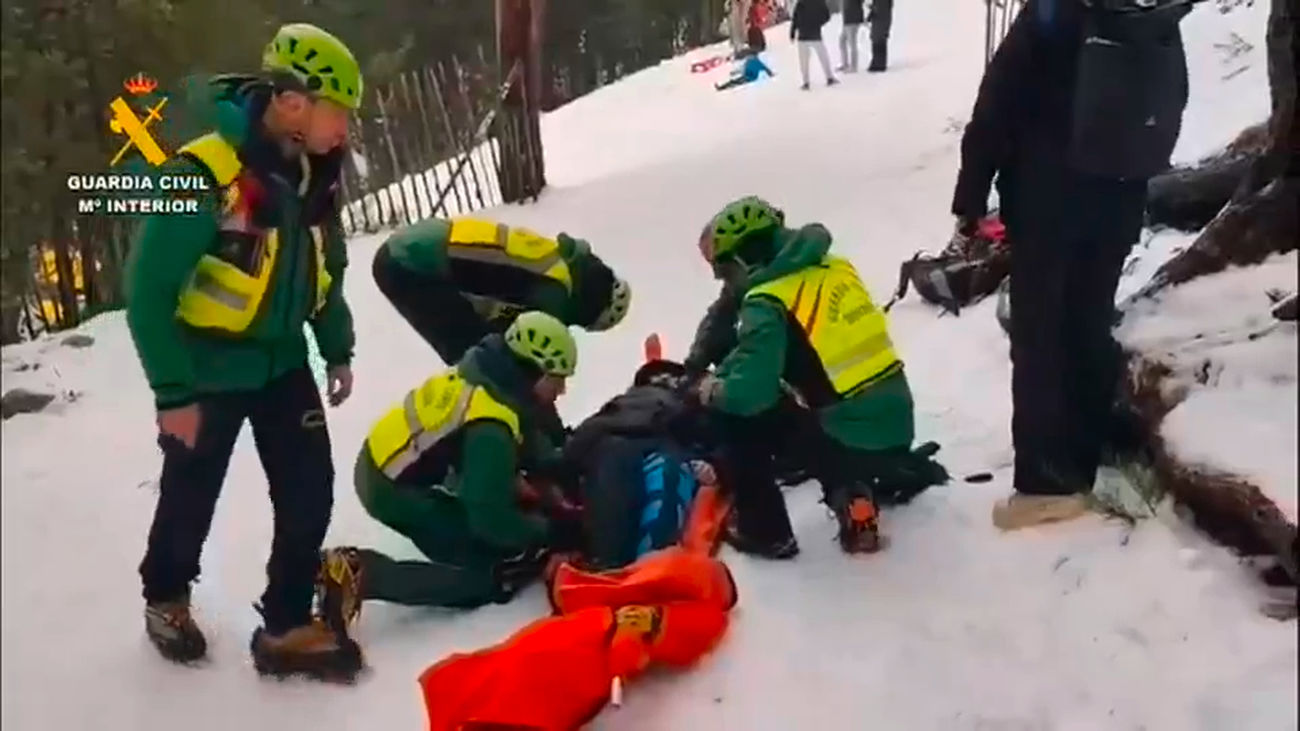 Rescatan a más de diez personas en la sierra de Madrid en el primer fin de semana del año