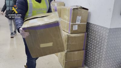 Intervenidos más de 200.000 juguetes y textiles falsificados en Badalona