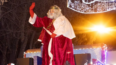 Cabalgatas en todos los municipios de Madrid reparten caramelos y mucha ilusión
