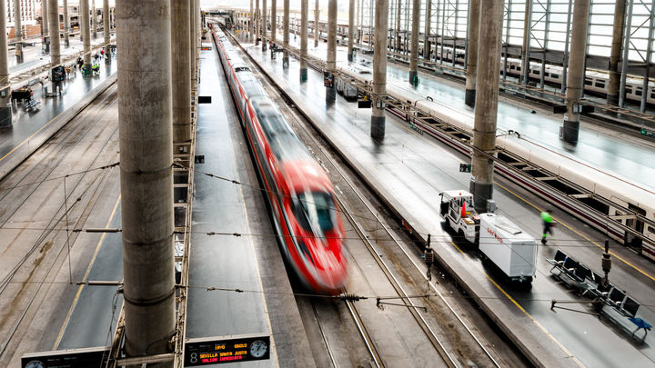 Suspendida la circulación ferroviaria entre Madrid y Andalucía al descarrilar dos trenes en Córdoba