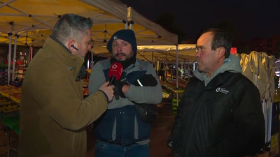 El dilema de los vendedores ambulantes sin etiqueta medioambiental: no trabajar en Madrid o pagar la multa