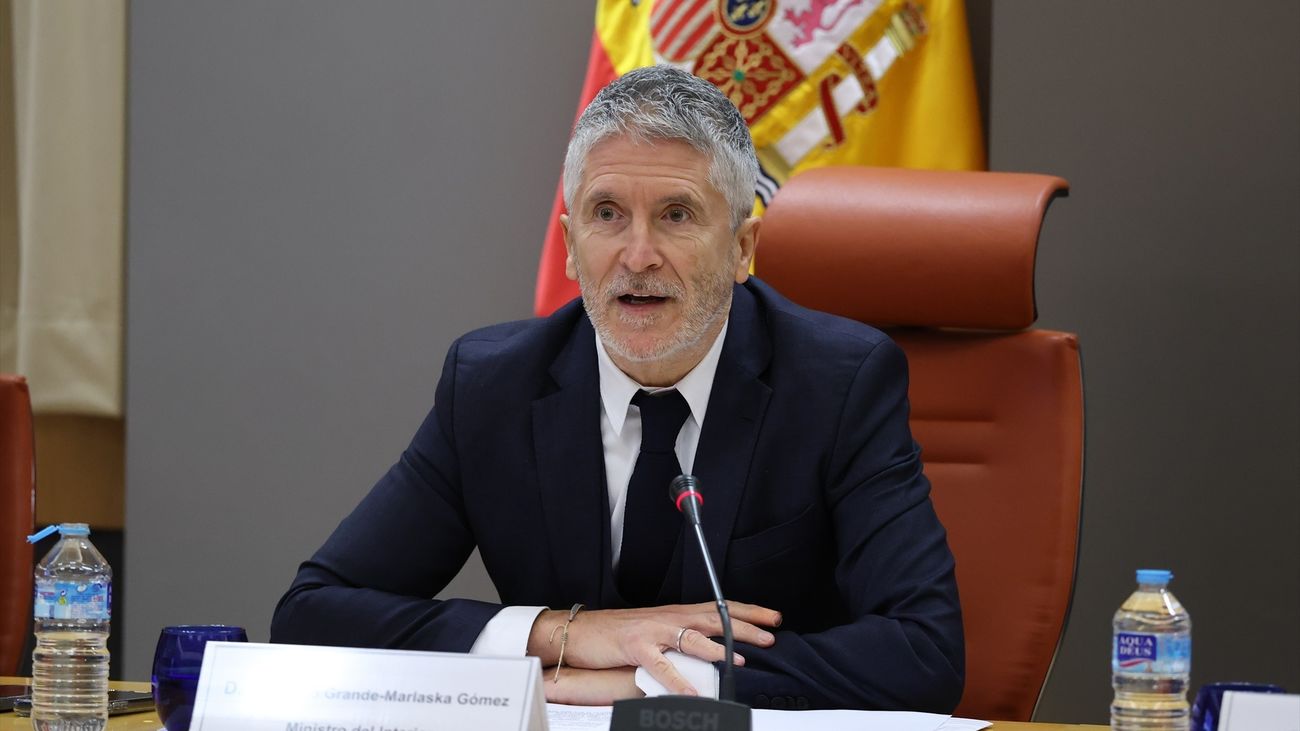 Interior no multará por un periodo "razonable" a conductores que no lleven la baliza V-16