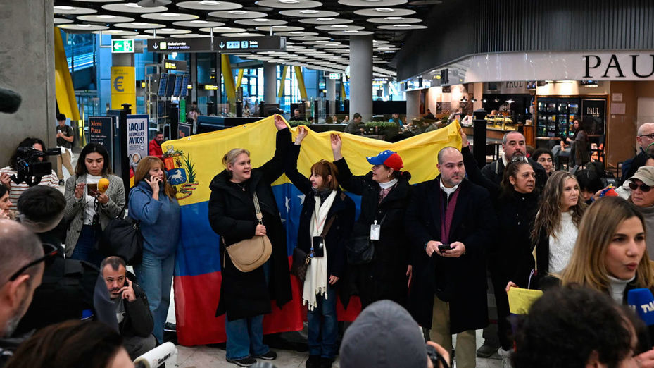 Llegan a Madrid los cinco presos españoles liberados en Venezuela