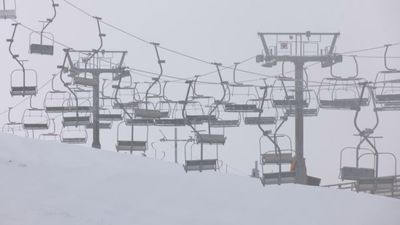 Valdesquí cierra sus pistas por fuertes rachas de viento de más de 100 km/h