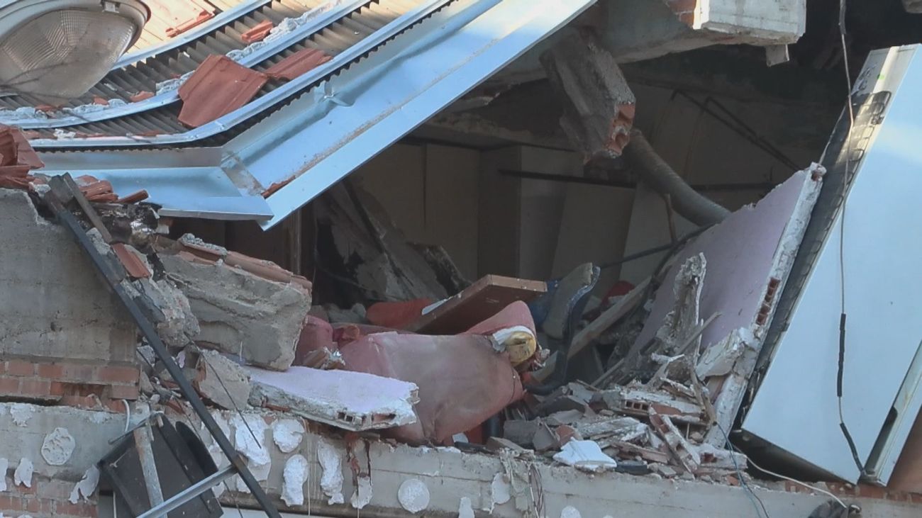 Comienzan a demoler la última planta del edificio de Carabanchel que sufrió una explosión mortal