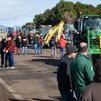 Agricultores y ganaderos mantienen sus bloqueos en carreteras españolas contra el acuerdo UE-Mercosur