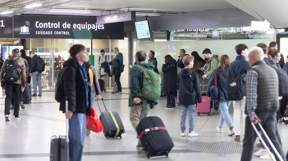 Cae el transporte aéreo y aumentan los viajeros de alta velocidad: más de 3,4 millones en noviembre