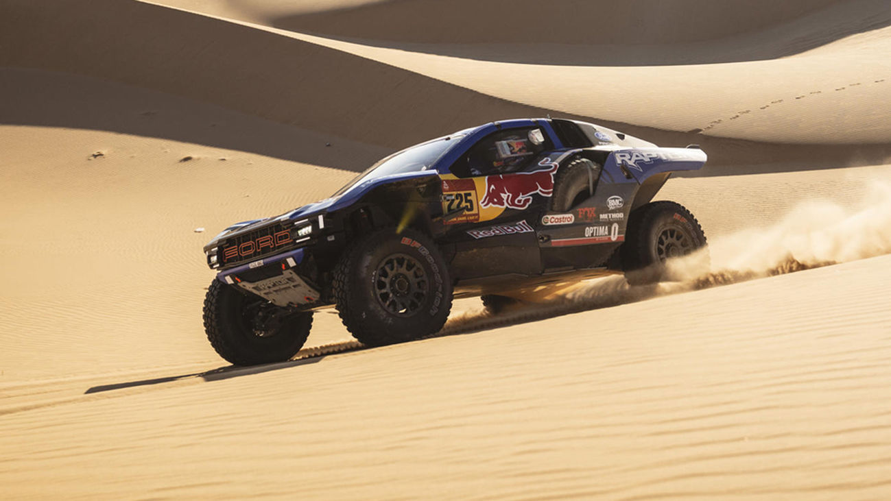 Rally Dakar: Nani Roma, líder, y Carlos Sáinz, segundo, toman el mando en coches