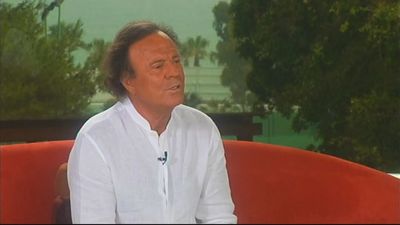 Dos exempleadas de Julio Iglesias de sus mansiones de República Dominicana le acusan de agresión sexual