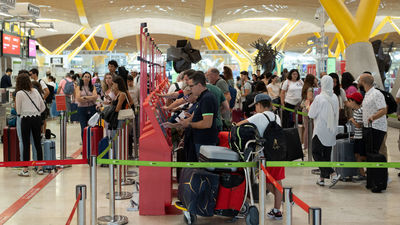 Aena bate récord histórico en 2025 con 384,8 millones de pasajeros