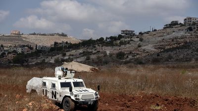 Carros de combate israelíes disparan contra militares españoles en Líbano