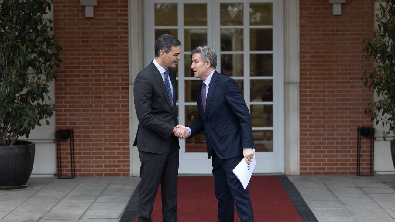 El presidente del Gobierno, Pedro Sánchez y el presidente del Partido Popular, Alberto Núñez Feijóo
