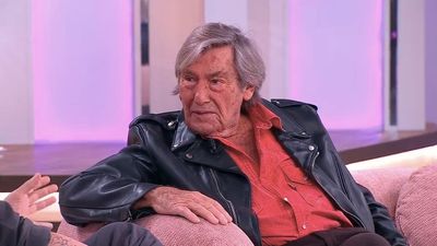 De jubilado a icono internacional: Andrés, el modelo que conquistó la moda a los 90