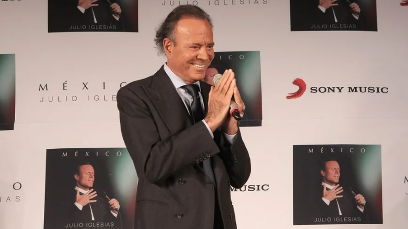 El Gobierno estudia retirar la Medalla de Bellas Artes a Julio Iglesias en el Consejo de Ministros